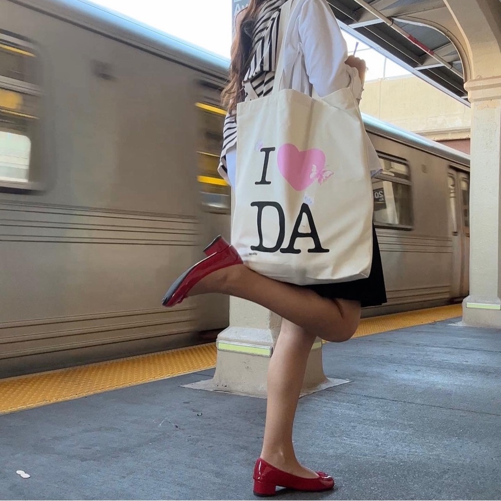I 🩷 DA nyc exclusive pop up tote